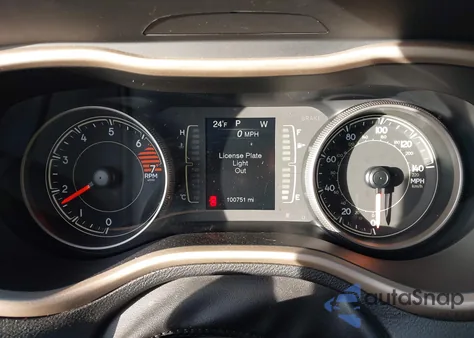 2018 Jeep Cherokee Latitude Fwd z USA, uszkodzony, nr VIN 1C4PJLCB9JD542931